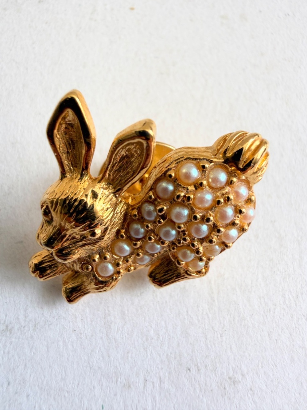 Vintage Figural Naughty Bunny Rabbit Gold Tone Seed Faux Pearls Avon Tack Pin